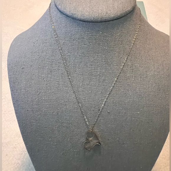 Vintage Gold Plated Floating Heart Pendant - Picture 4 of 4